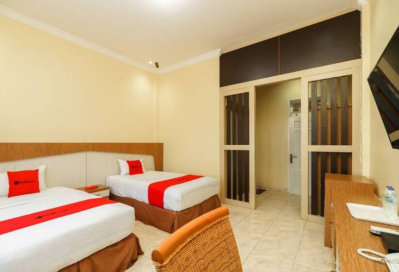 豪华房间, Reddoorz Plus @ Hotel Sempurna Watervang Lubuk Linggau