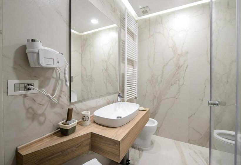 اتاق لوکس با بالکن, B&b Quarto Novo Suite