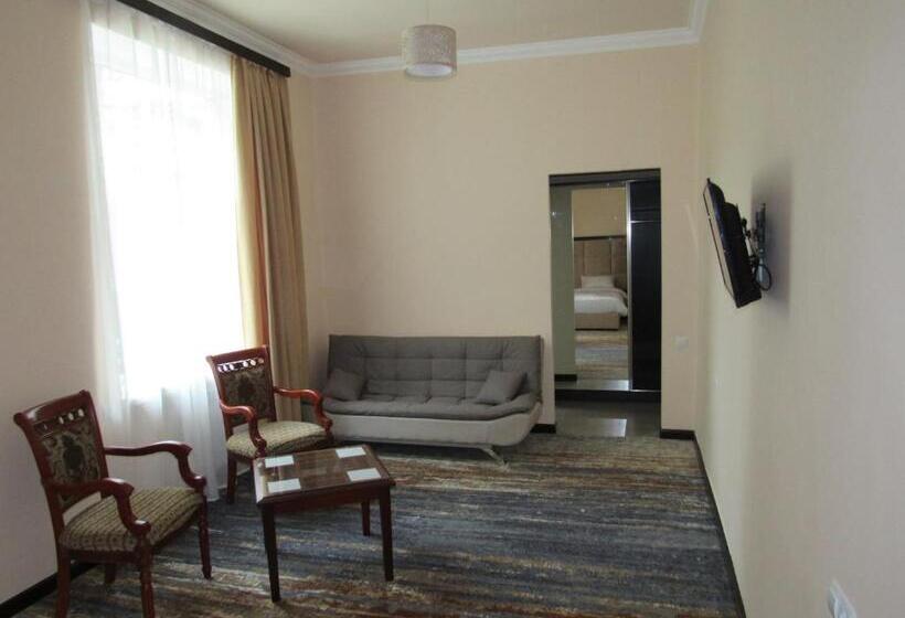 اتاق سوپریور, Vanadzor Armenia