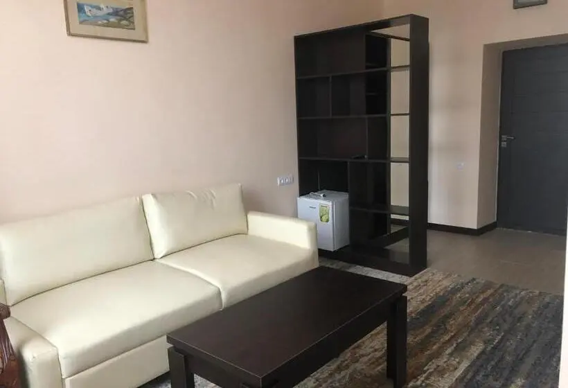 اتاق سوپریور, Vanadzor Armenia