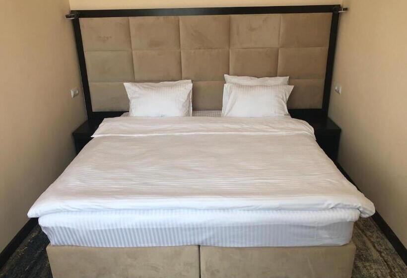 اتاق سوپریور, Vanadzor Armenia