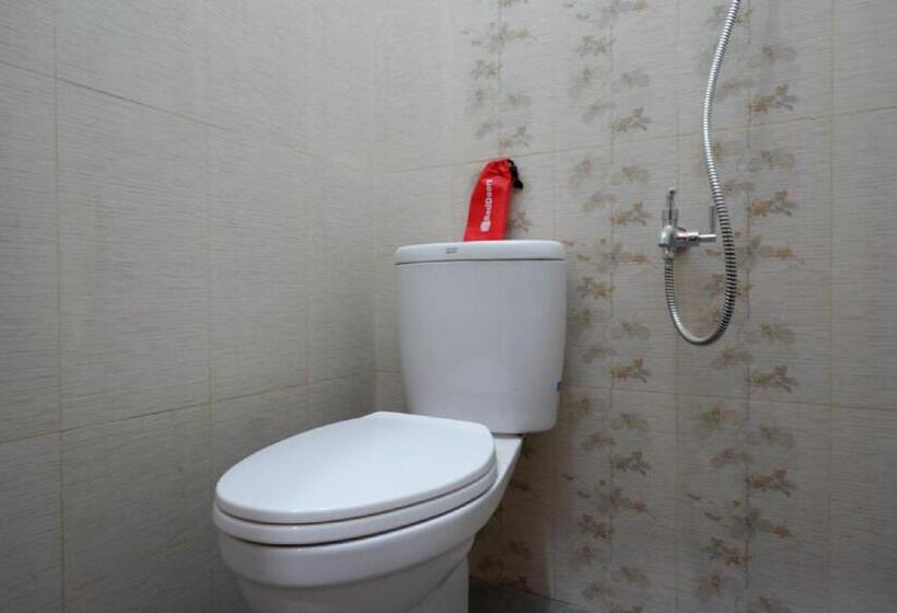 Номер Economy, Reddoorz Syariah Near Stasiun Tegal
