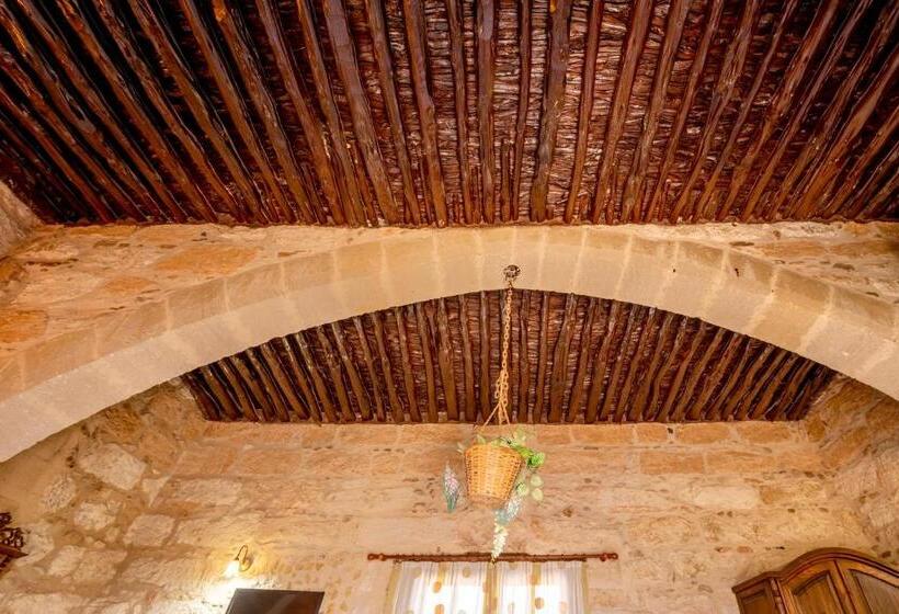 חדר קלאסי לארבעה, Revaklı Ev Guest House