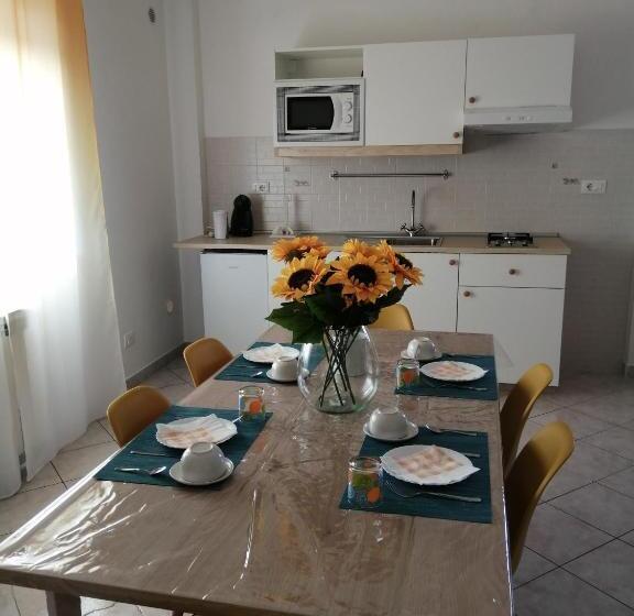 דירת שלושה חדרים, B&b Ginevra