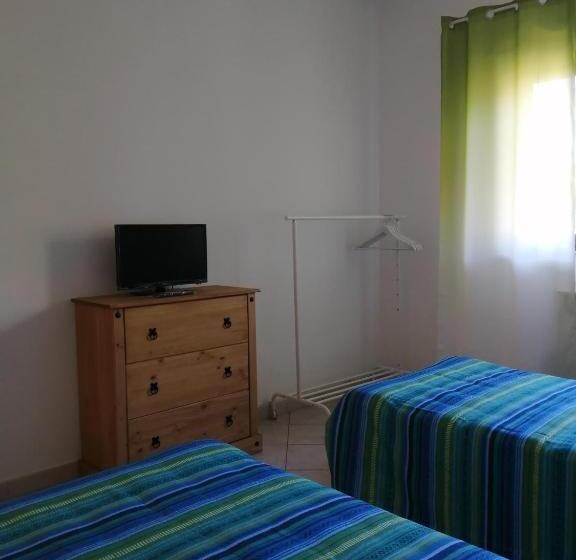 Апартаменты 3 Спальни, B&b Ginevra