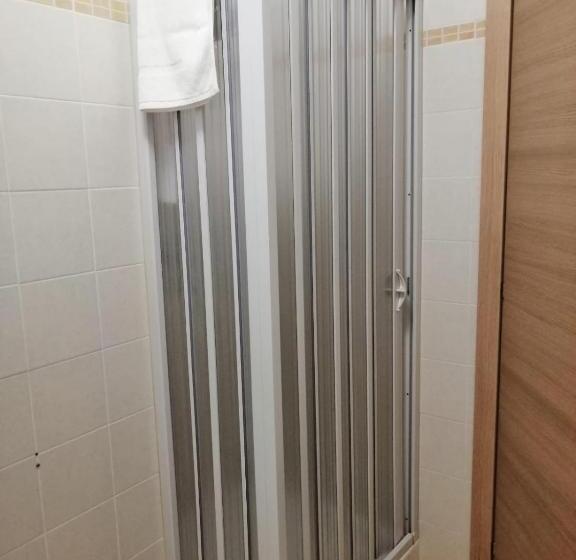 דירת שלושה חדרים, B&b Ginevra