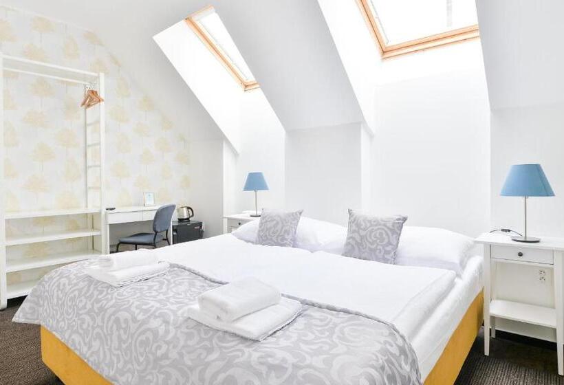 Standard Szoba, Bluebell