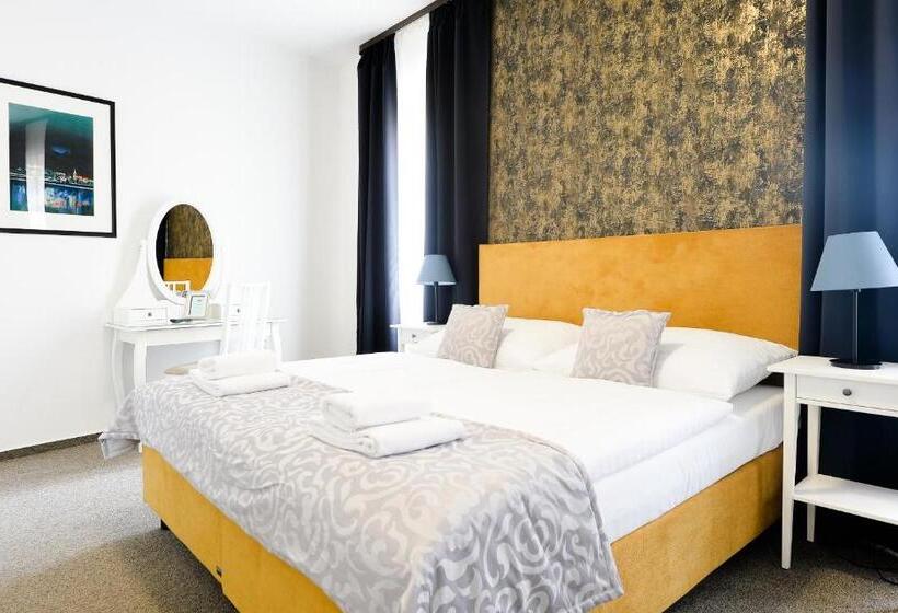 Deluxe Szoba, Bluebell