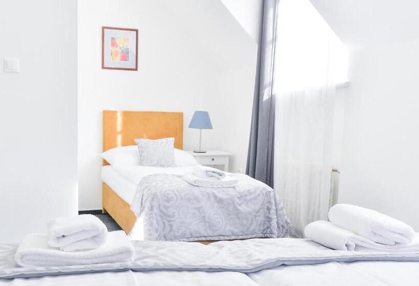 Háromágyas Standard Szoba, Bluebell