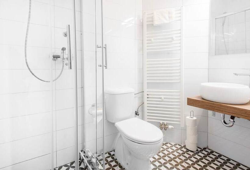 Standard Szoba, Bluebell