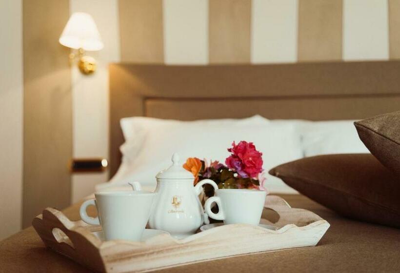 Номер Стандарт Вид на Озеро, Cella Grande