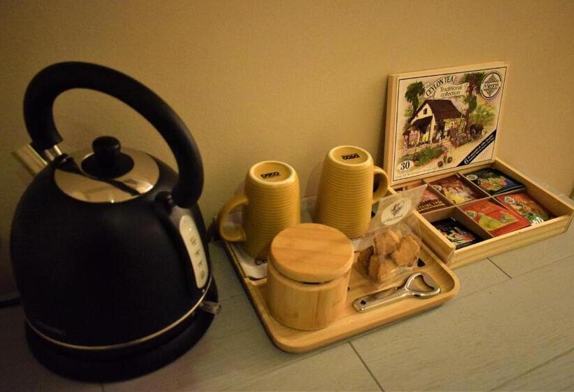 Номер Стандарт Вид на Озеро, Cella Grande