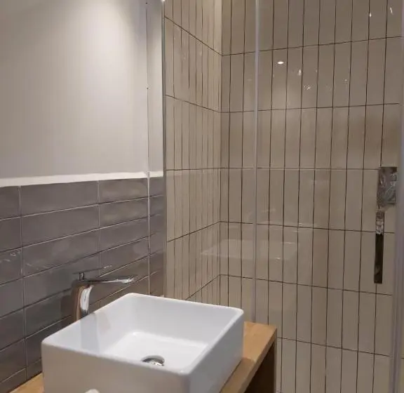 デラックスの４人部屋, Habital Suites