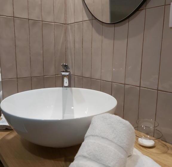 デラックスの４人部屋, Habital Suites