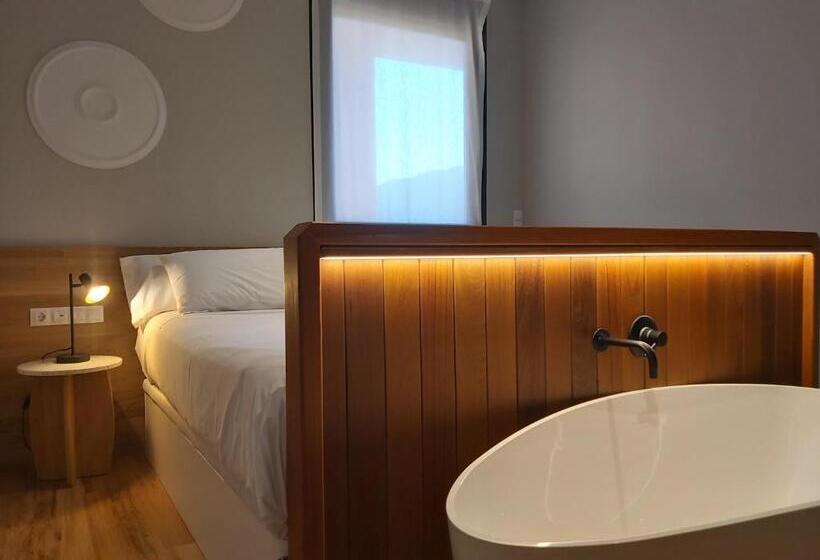 デラックスルーム, Habital Suites