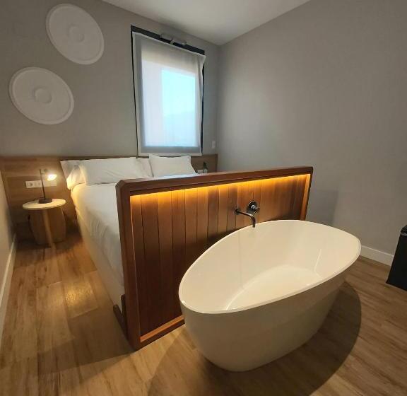 デラックスルーム, Habital Suites