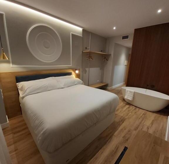 デラックスルーム, Habital Suites