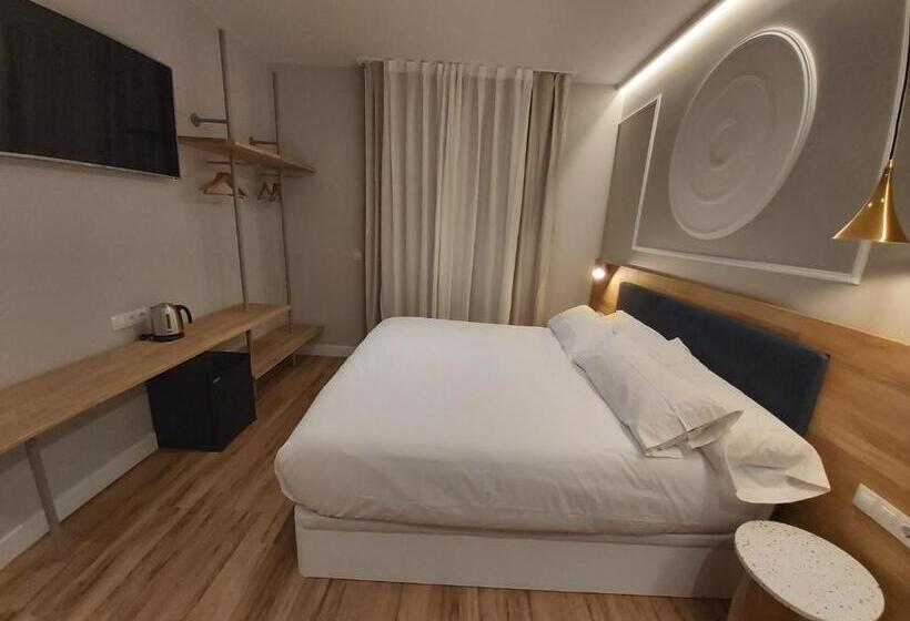 キングサイズベッドのデラックスルーム, Habital Suites