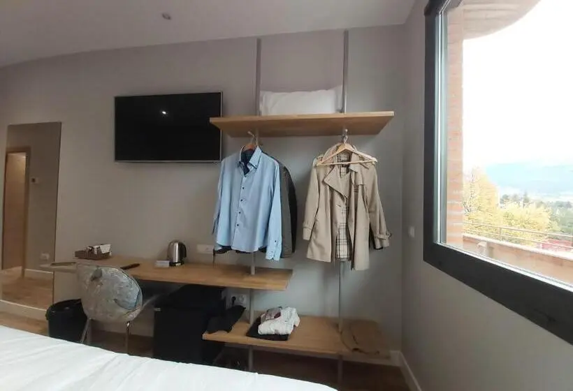 キングサイズベッドのデラックスルーム, Habital Suites