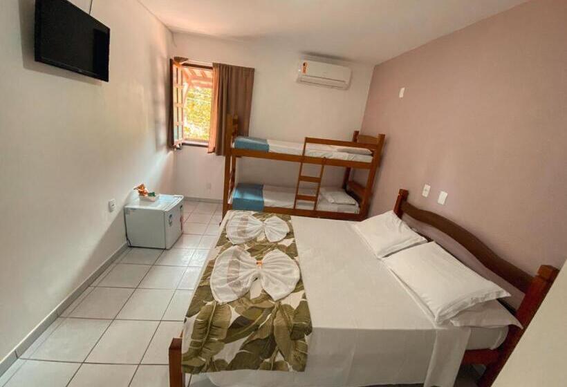 חדר סטנדרט לארבעה, Pousada Galorezzi   Praia Do Francês