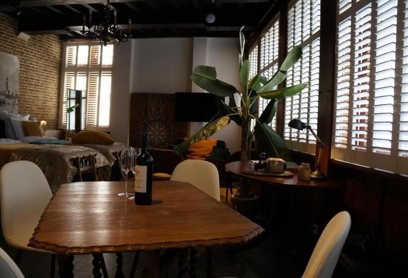 جناح عائلي, Charming Suites Jan Zonder Vrees