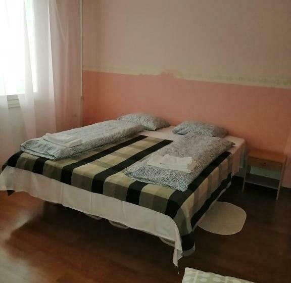 经济四人间 - 带共用浴室, Li Ikahani