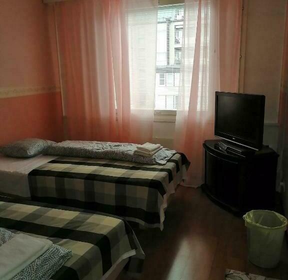 经济四人间 - 带共用浴室, Li Ikahani