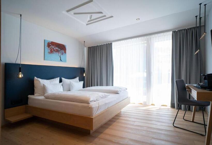 سوییت جونیور با بالکن, Morgenzeit Natürlich.bed&brunch