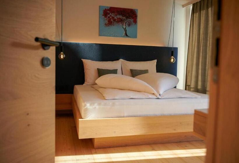 سوییت جونیور با بالکن, Morgenzeit Natürlich.bed&brunch