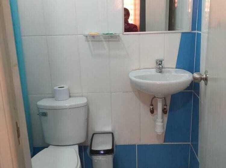 غرفة قياسية ثلاثية, El Palacio