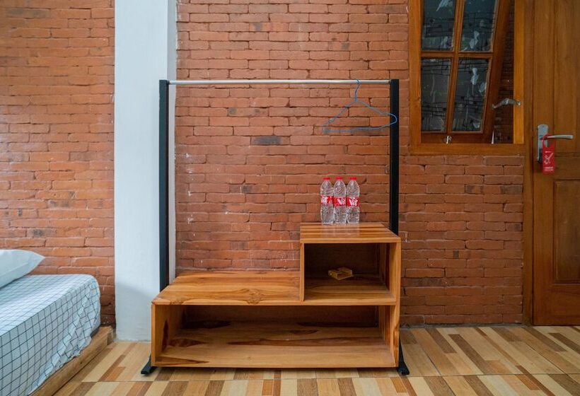 标准间, Reddoorz Syariah @ Selomangleng Kediri