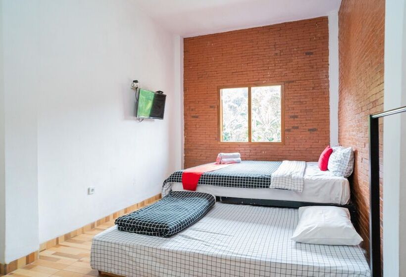 标准间, Reddoorz Syariah @ Selomangleng Kediri