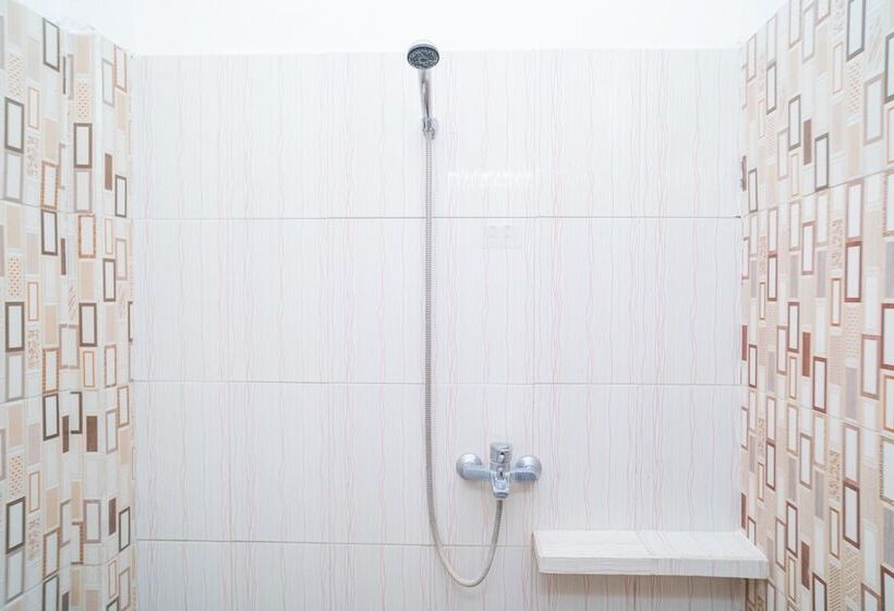 标准间, Reddoorz Syariah @ Selomangleng Kediri