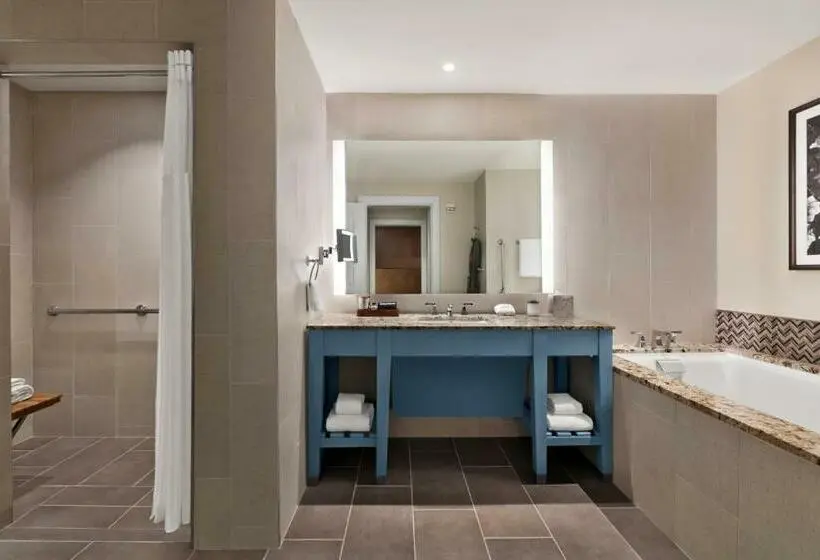 Standard-invahuone King-vuode, The Harpeth Franklin Downtown, Curio Collection By Hilton