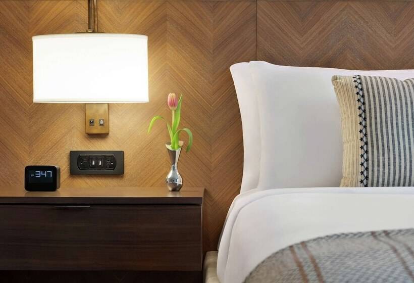 غرفة قياسية سرير مزدوج, The Harpeth Franklin Downtown, Curio Collection By Hilton