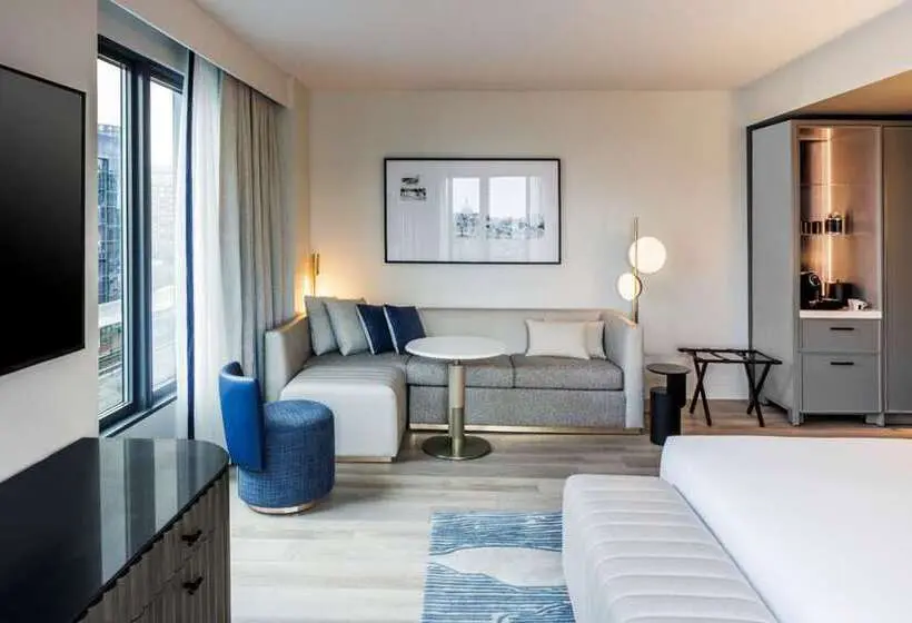 Standard-huone King-vuode, The Harpeth Franklin Downtown, Curio Collection By Hilton
