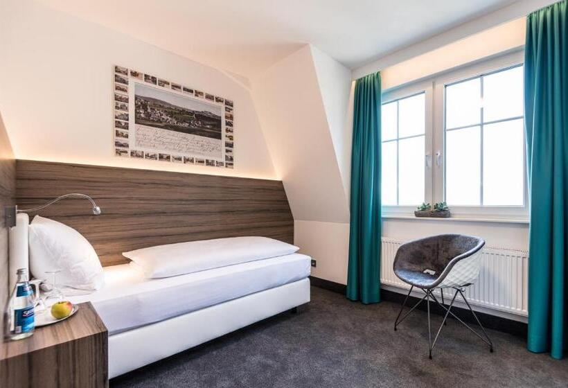 标准单人间, Parkhotel Hachenburg