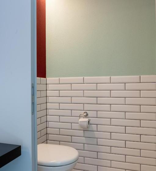 غرفة قياسية مزوَّدة بشُرفة, Emma S B&b   Self Check In