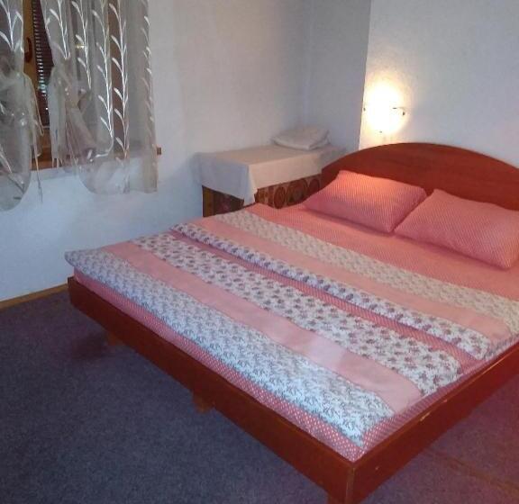 اتاق استاندارد سه تخته با چشمانداز, Vila Magda