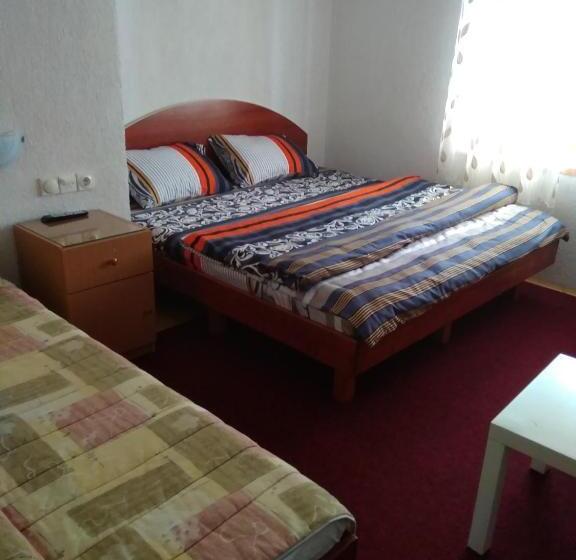 اتاق استاندارد سه تخته با چشمانداز باغ, Vila Magda