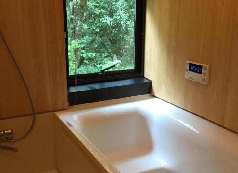 발코니가 있는 4인용 스탠다드 룸, Guesthouse Kazura