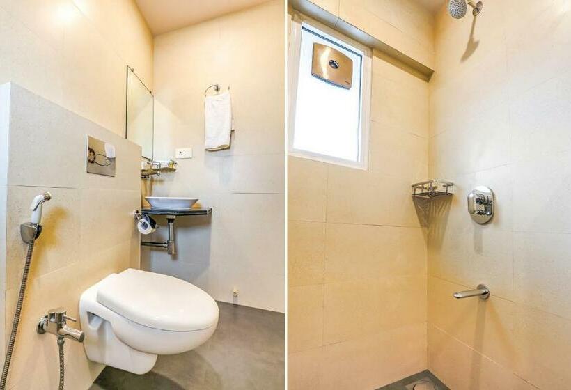 Quarto deluxe, Fabhotel Landmark Residency   Nr Midc Turbhe