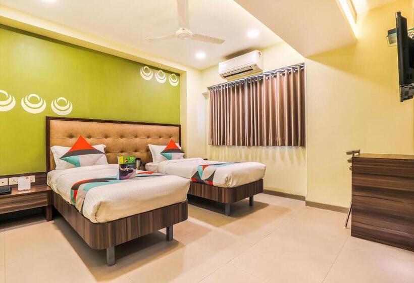 Quarto deluxe, Fabhotel Landmark Residency   Nr Midc Turbhe