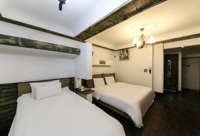 اتاق استاندارد, Toronto Motel