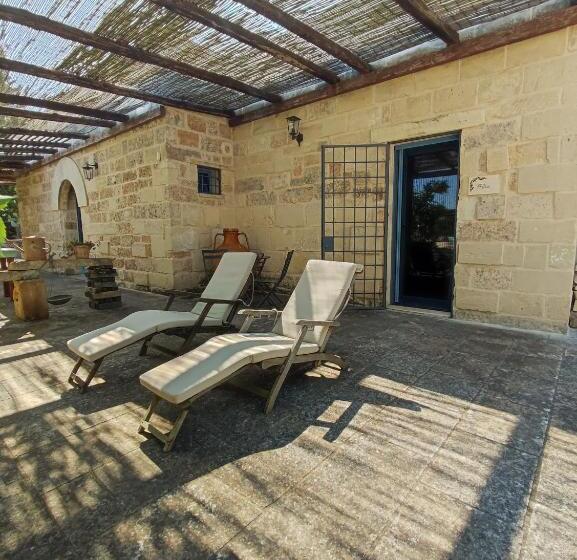 Номер Стандарт Вид на Бассейн, Masseria Cataldo