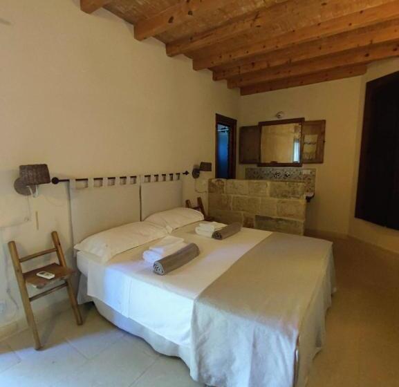 غرفة قياسية مطلّة علي حمام السباحة, Masseria Cataldo