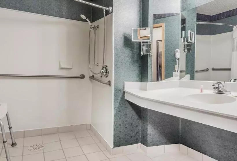 身障者適用スタンダードルーム, Baymont By Wyndham Mequon Milwaukee Area