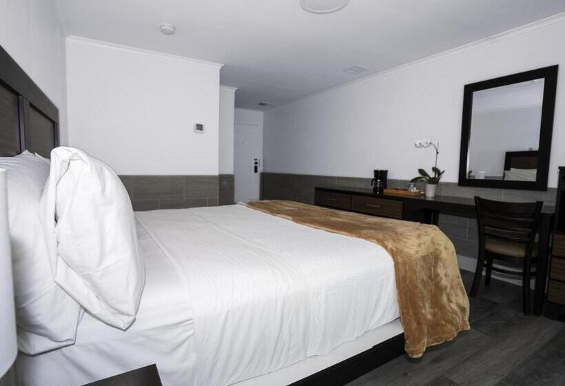 חדר סטנדרט עם מיטת קינג, Hampton S Vacation Inn