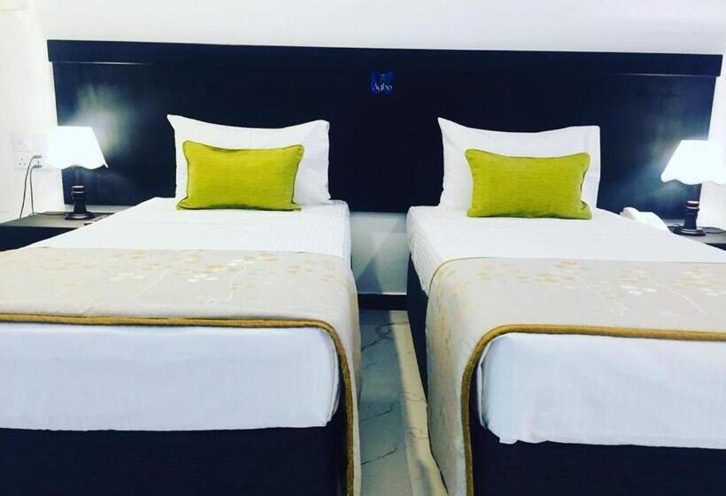 Номер Deluxe, Agbo