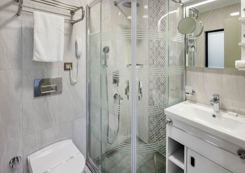 Standard Triple Room, Obahan Hotel Special Class